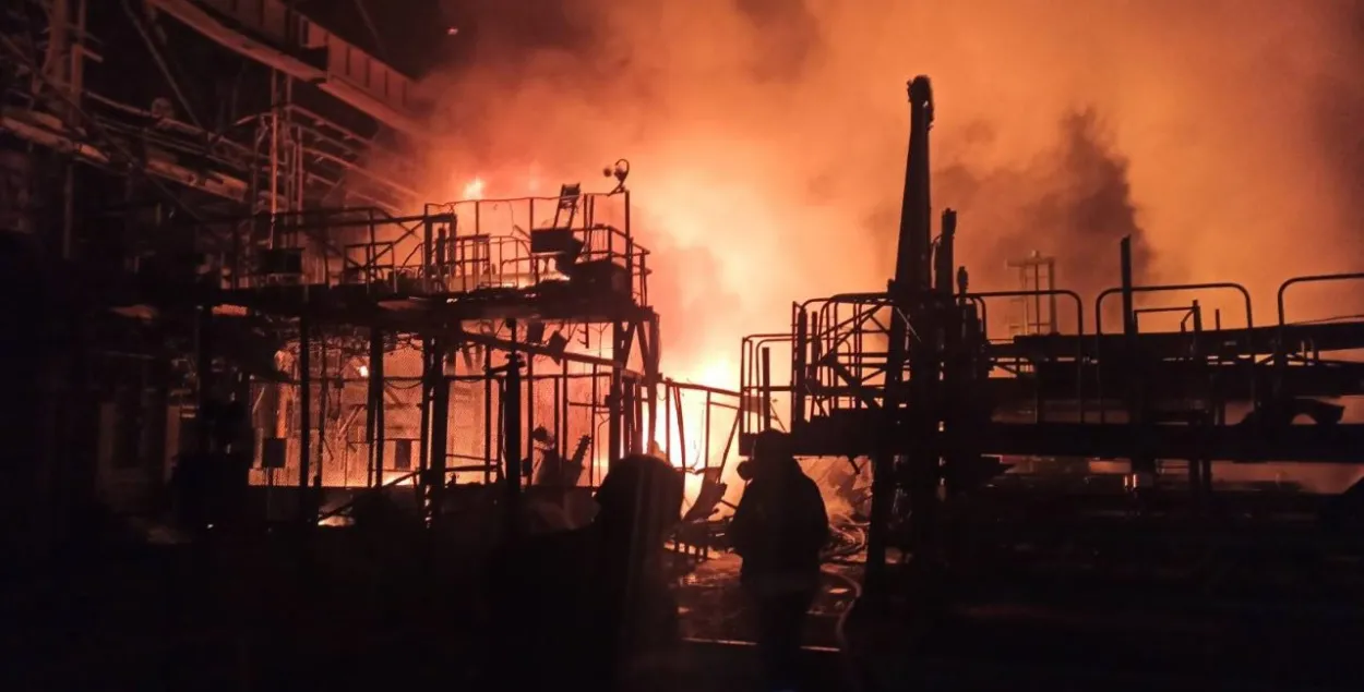 Последствия ракетного удара по инфраструктурному объекту в Запорожье /&nbsp;@starukhofficial
