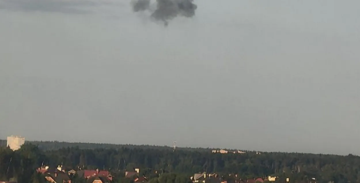 Дым у небе ў Новай Маскве / фота з сацсетак
