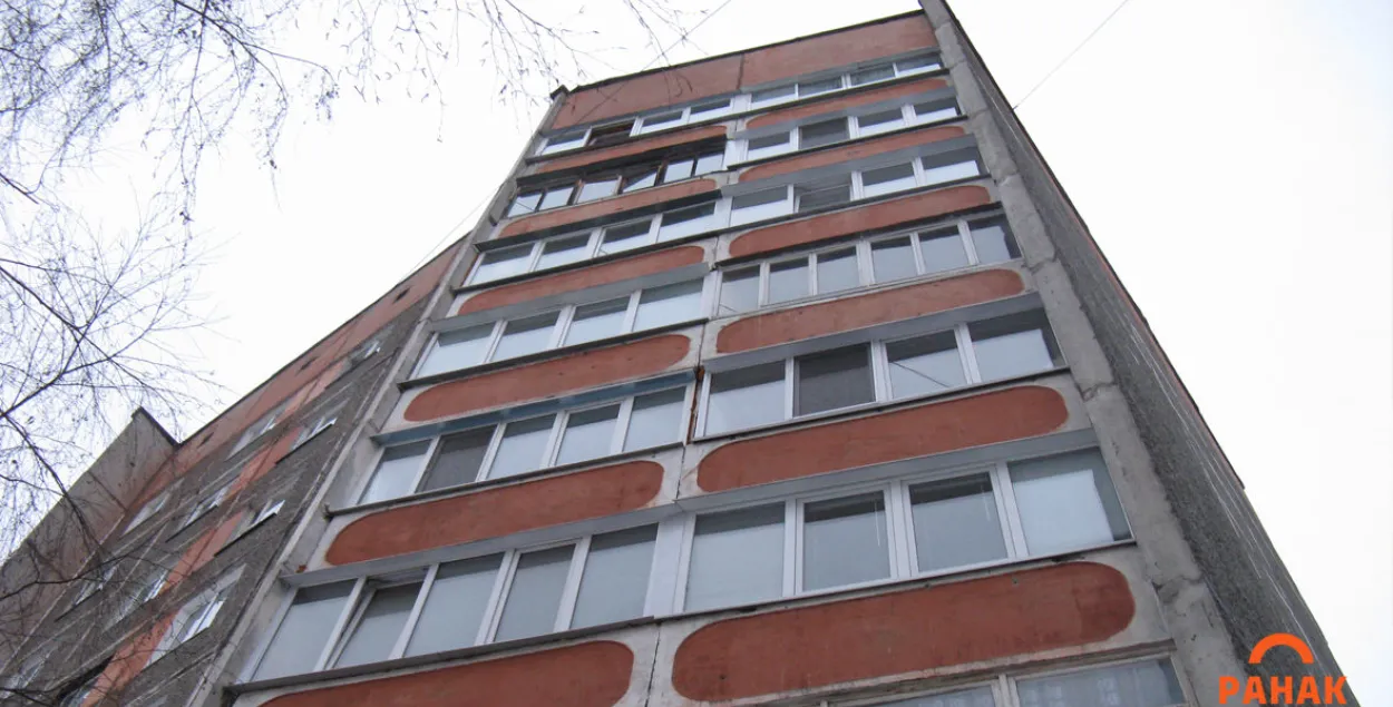 У бальніцы ў Светлагорску памёр хлопчык, які ўпаў з балкона 6-га паверха