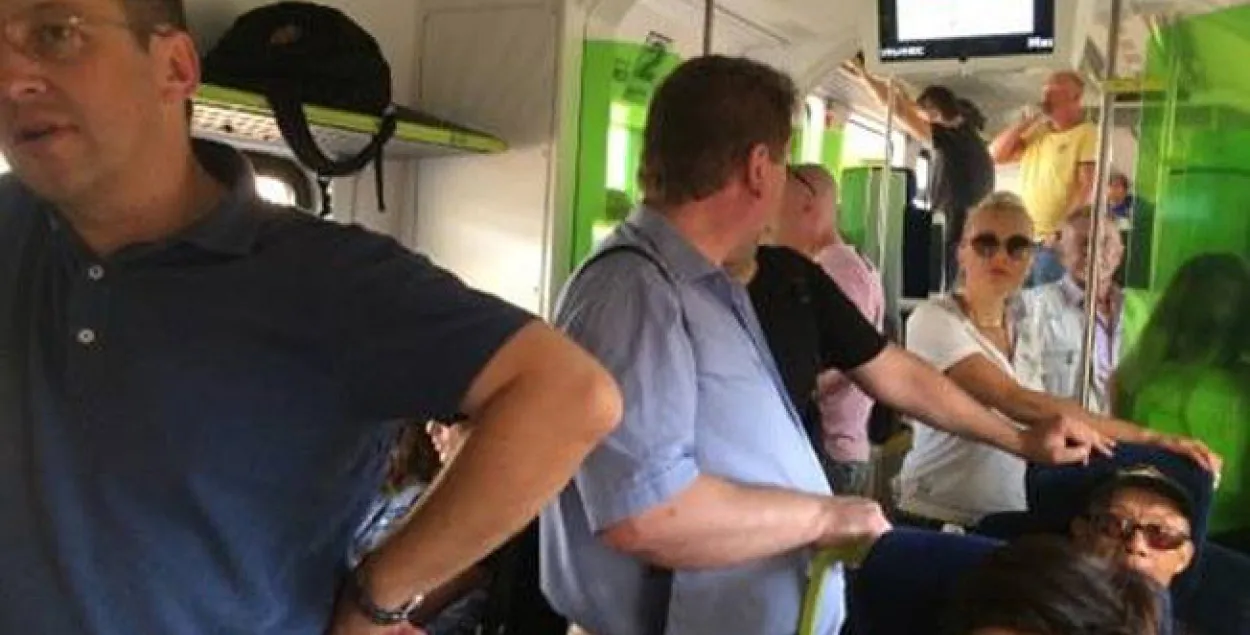 Беларуская чыгунка прынесла прабачэнні пасажырам, якія ехалі ў Вільню стоячы