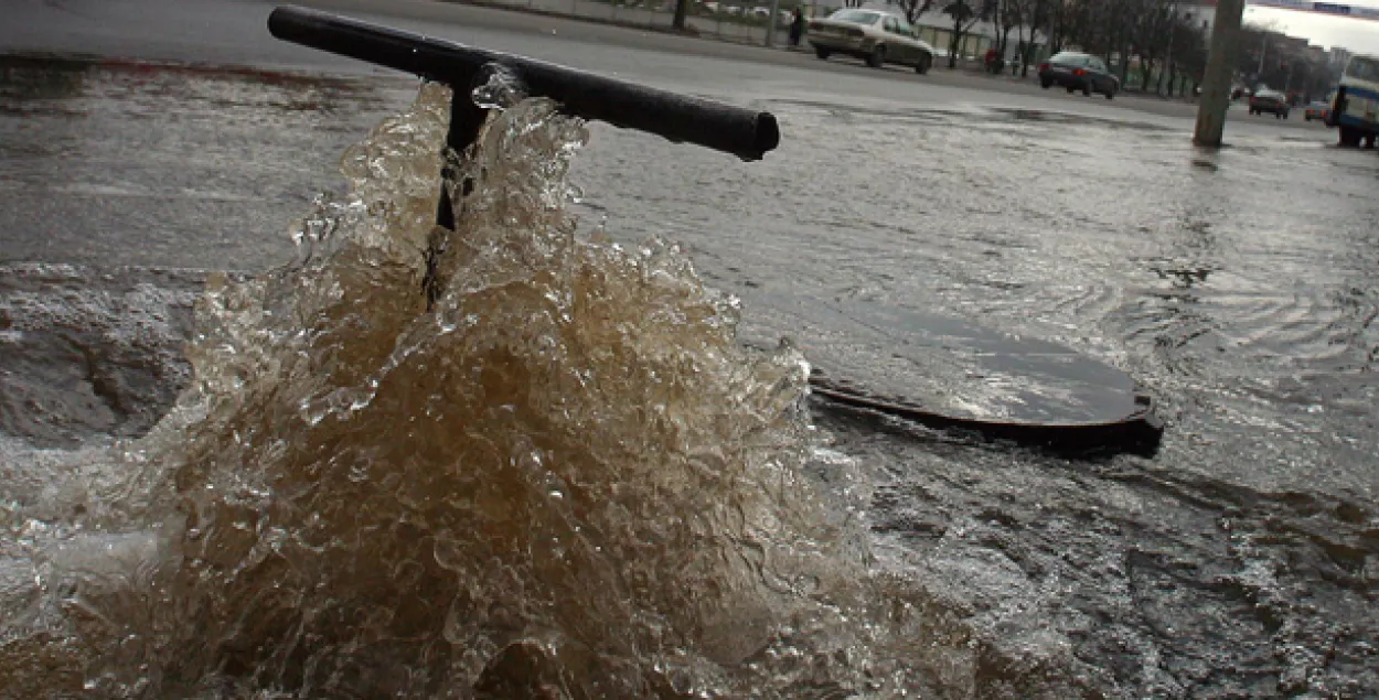 З-за аварыі ў Мінскім раёне без вады засталіся два прадпрыемствы