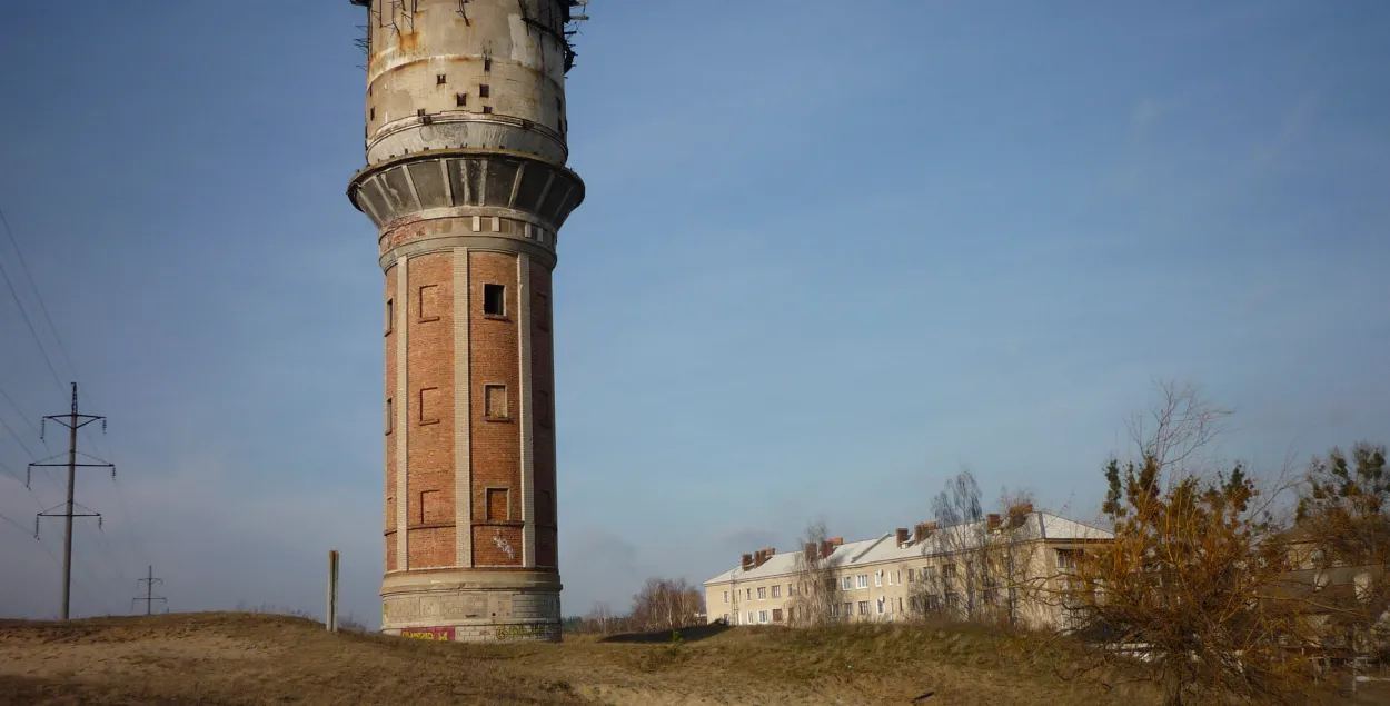 У Слуцкім раёне абрынулася воданапорная вежа