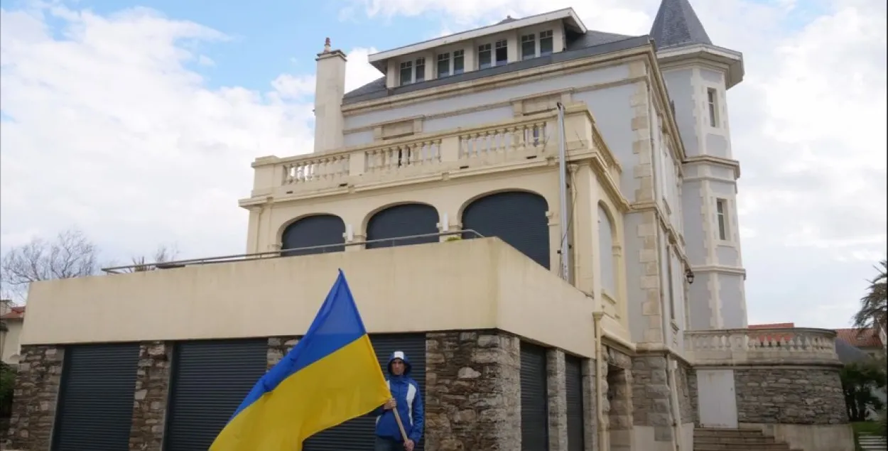 Французский активист говорит, что захватил виллу дочери Путина в Биаррице