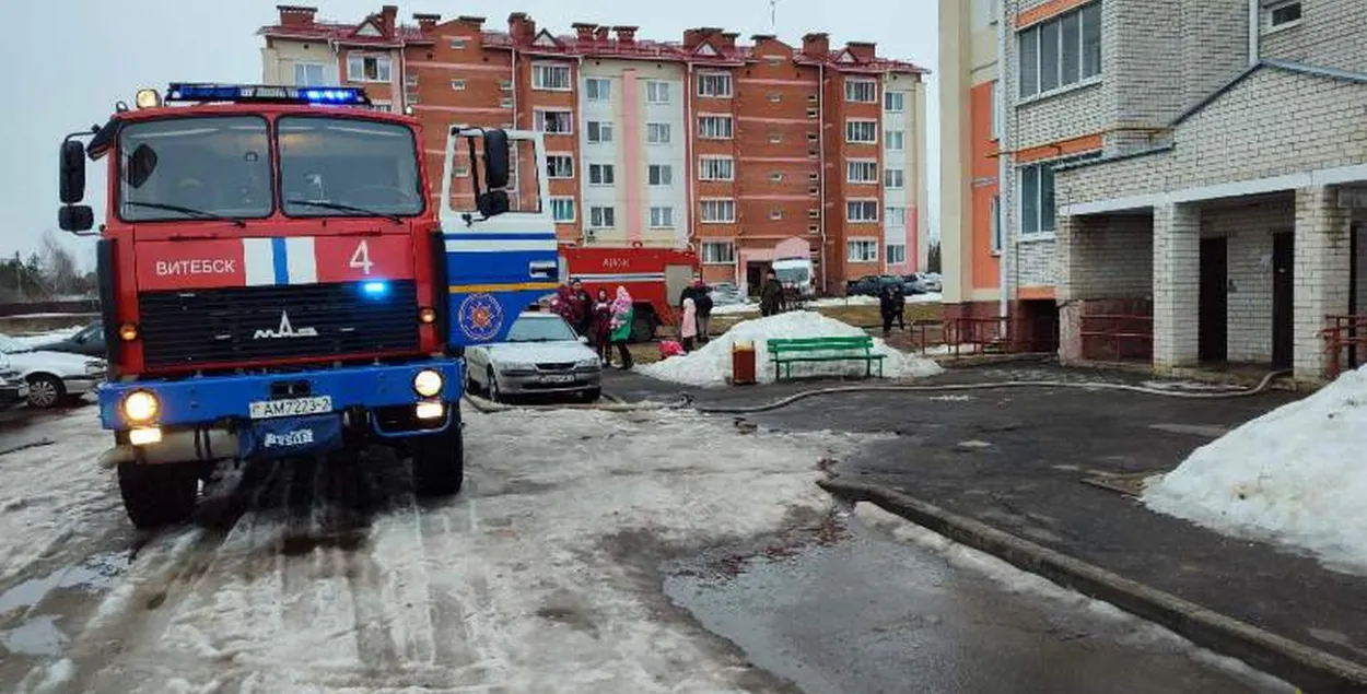 У момант пажару дзяўчынка была дома адна / vitebsk.mchs.gov.by