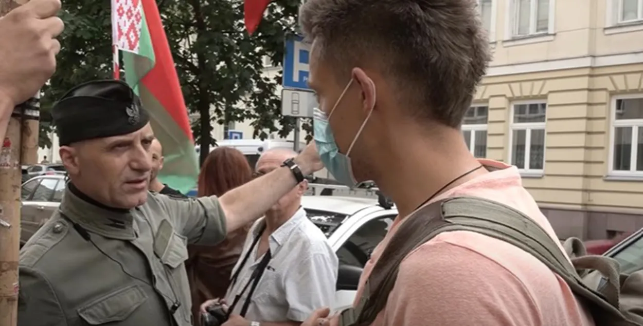 Войцех Альшаньскі трапіў у фільм Дудзя пра праект "Нехта" / скрыншот відэа