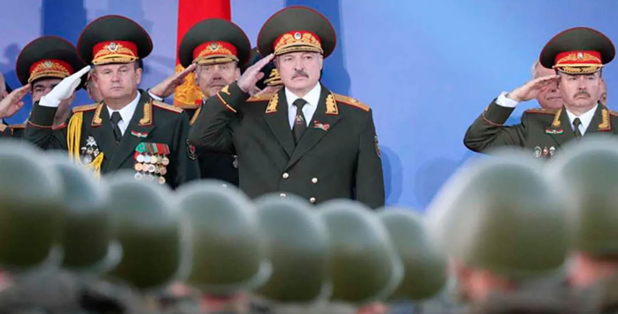 Лукашэнка падпісаў "закон аб адтэрміноўках"
