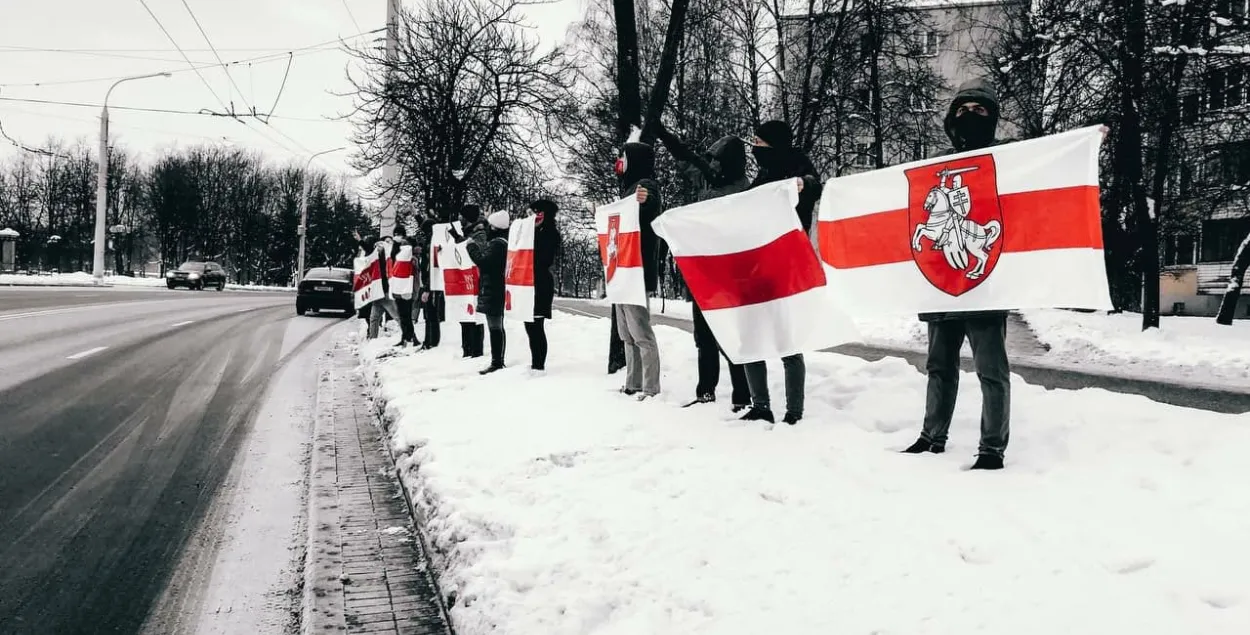 Ланцуг салідарнасьці ў мінскім мікрараёне "Усход" / Еўрарадыё