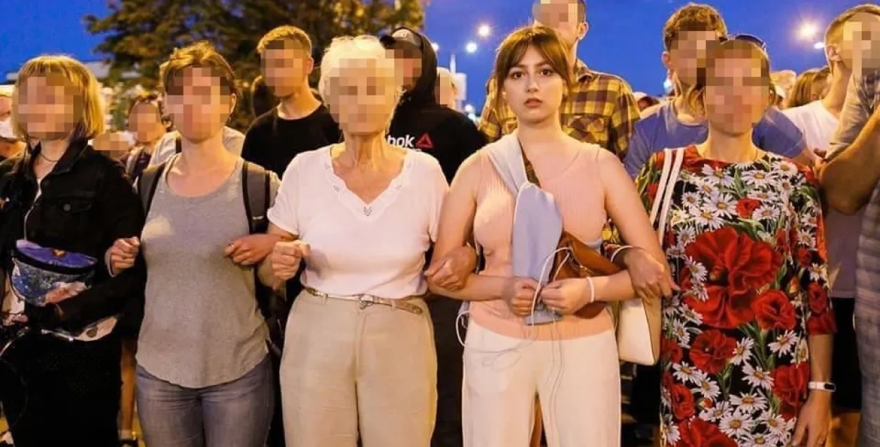 Злата Янукович во время акции протеста