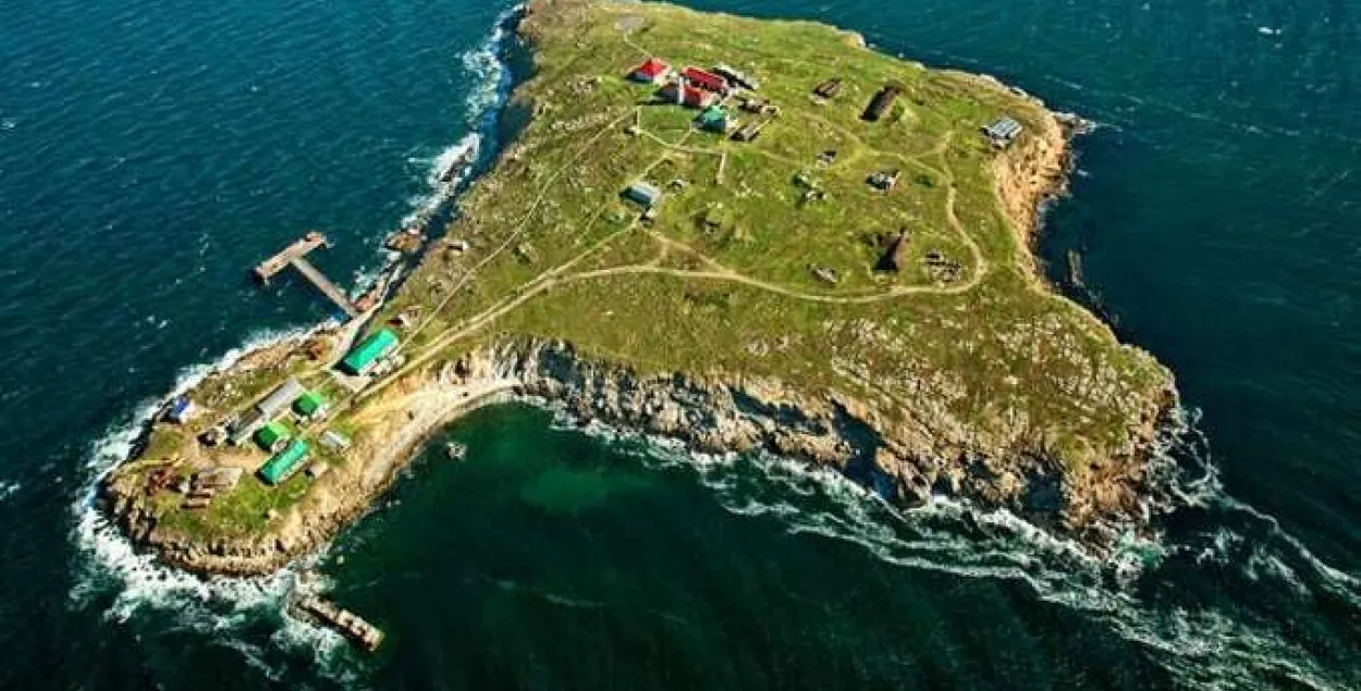 Остров Змеиный