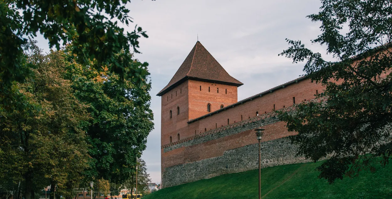 Лідскі замак, фота ілюстрацыйнае 