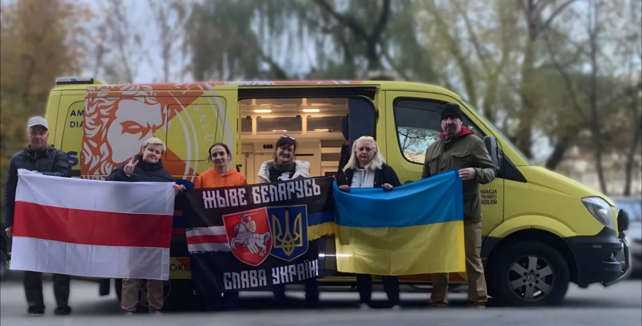 Волонтеры-участники гуманитарного конвоя 