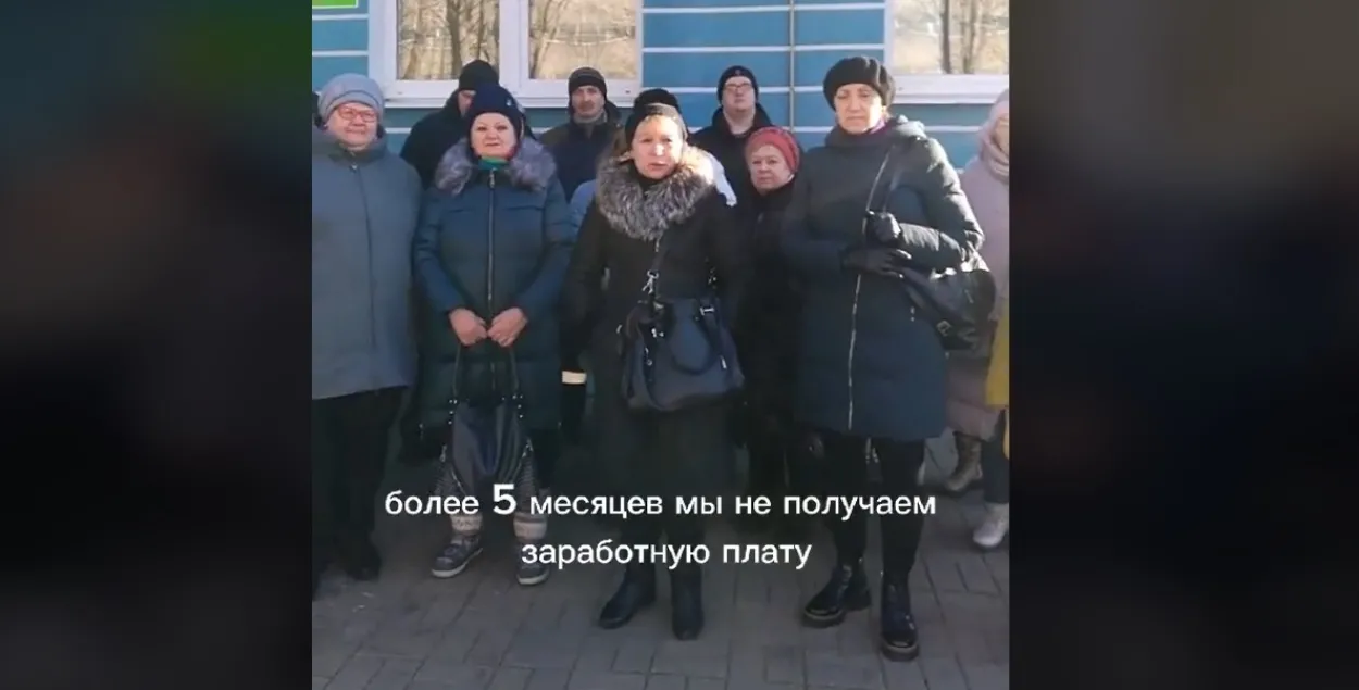 Скриншот видео из TikTok, которое записали сотрудники рыбокомбината "Столичный"