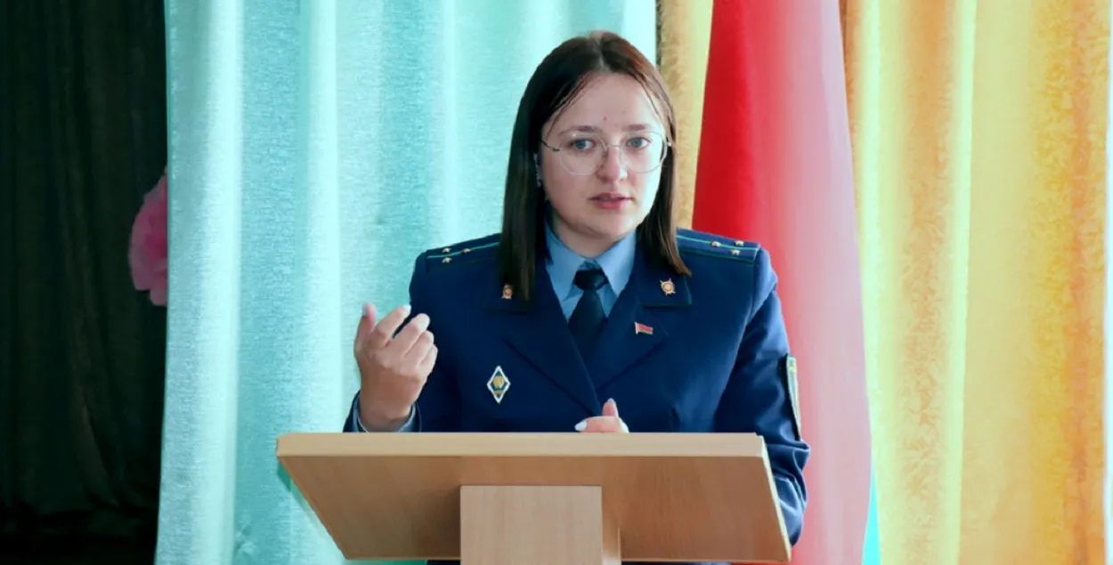 Представительница прокуратуры убеждала присутствующих, что их задача не отправить человека за решетку и наказать его