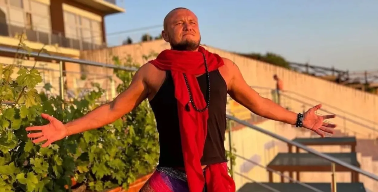 Антон Сімутаў