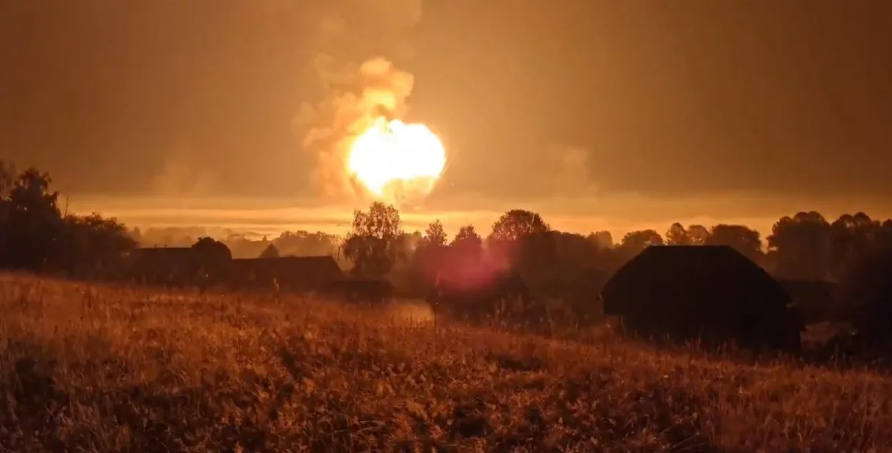В Торопце горит склад с боеприпасами 