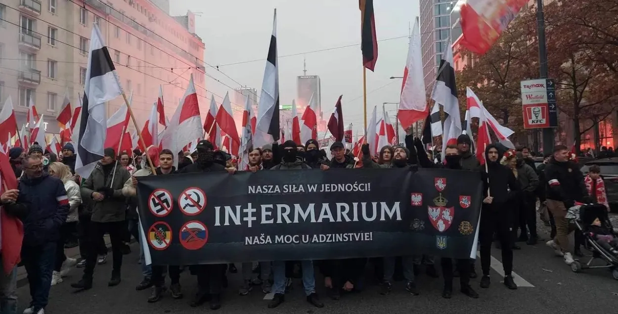 Беларуская калона на Маршы незалежнасці ў Варшаве 