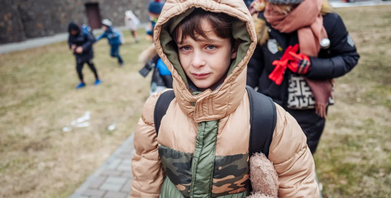 Эвакуяваныя з паўднёвага ўсходу Украіны дзеці ў Львове 6 сакавіка 2022 года