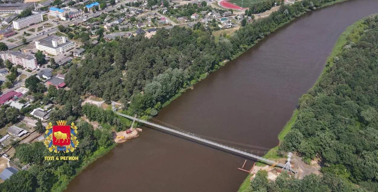 Падвесны пешаходны мост праз Нёман