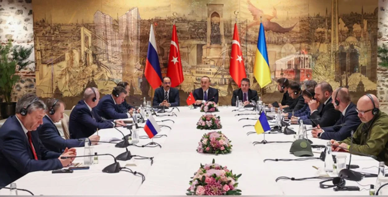 Перамовы паміж Расіяй і Украінай у Турцыі ў сакавіку 2022 года.
