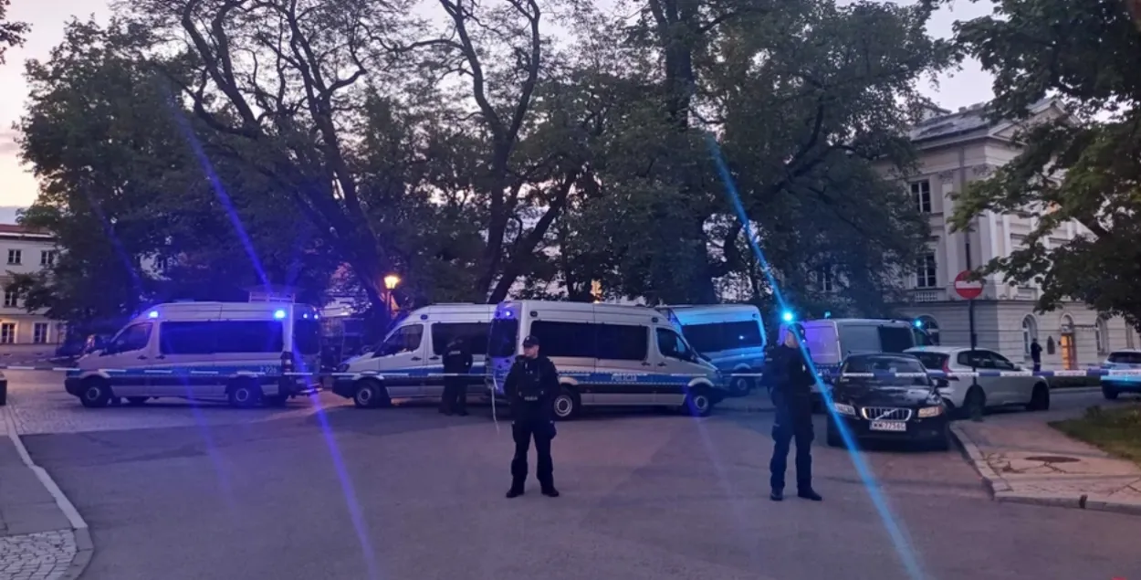 Место трагедии в Варшавском университете