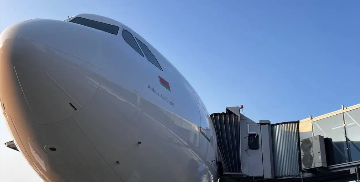  Airbus A330-200 в аэропорту Стамбула