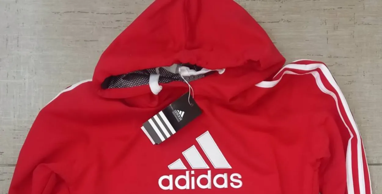 Джэмпер Adidas забаранілі прадаваць у Беларусі