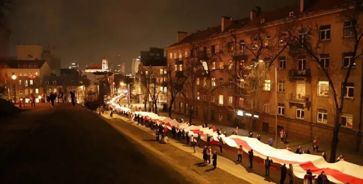 Беларусы
