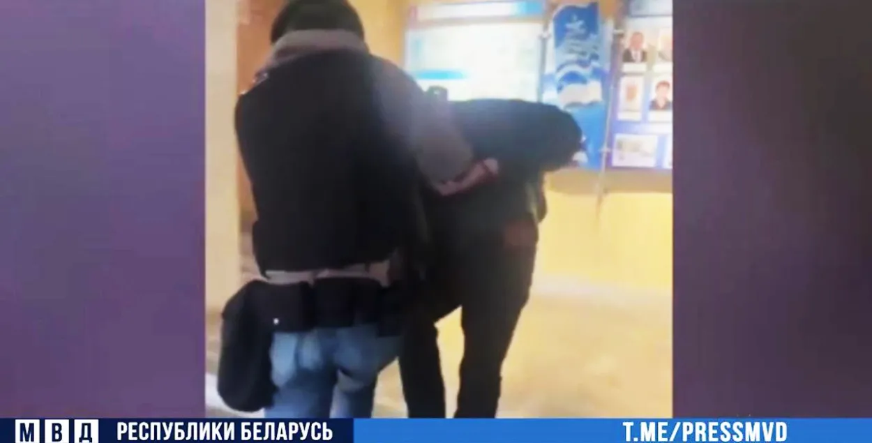 Байцы АМАП затрымалі кіраўніка дарожна-будаўнічага прадпрыемства
