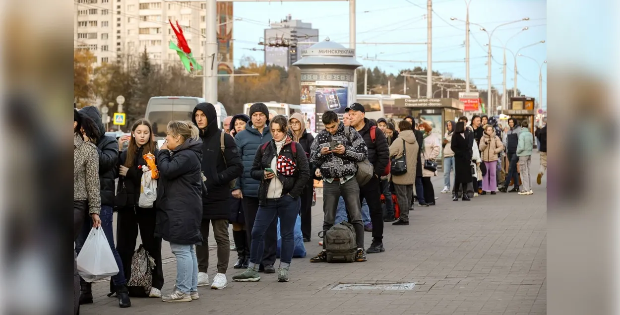 И билеты будут продавать через интернет
