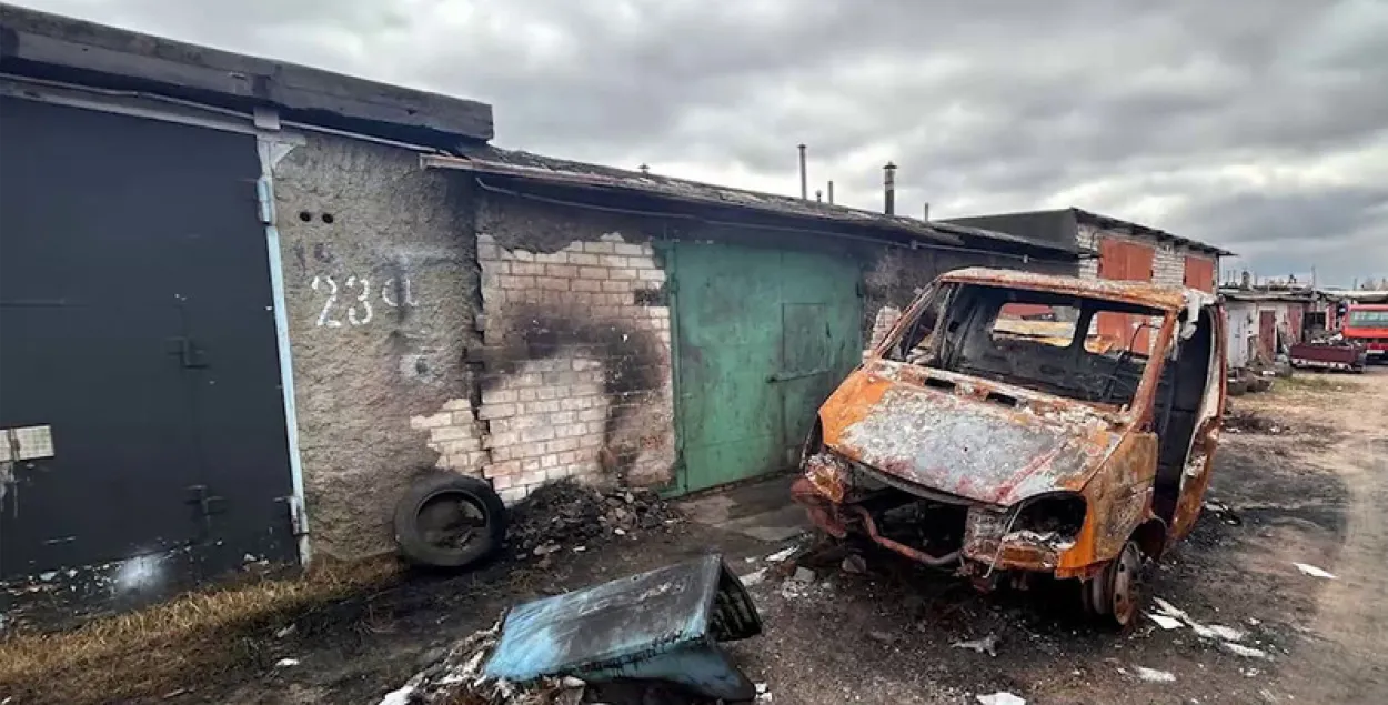 Сгоревший автомобиль
