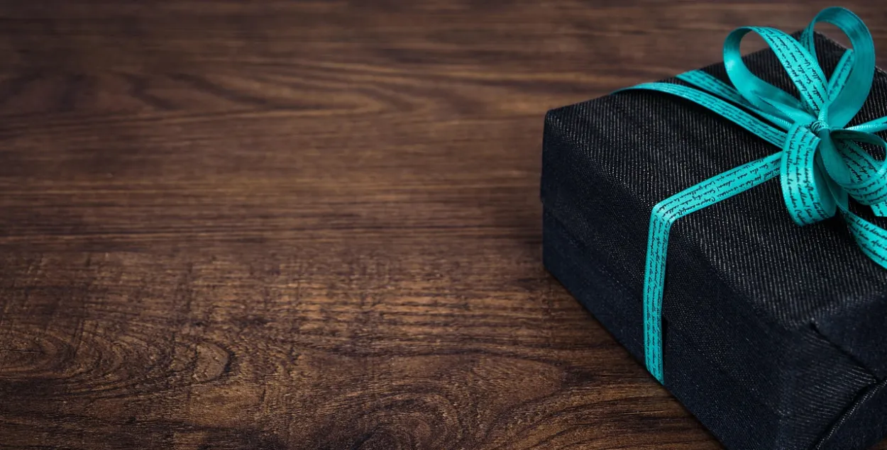 Подарок, иллюстративное фото
