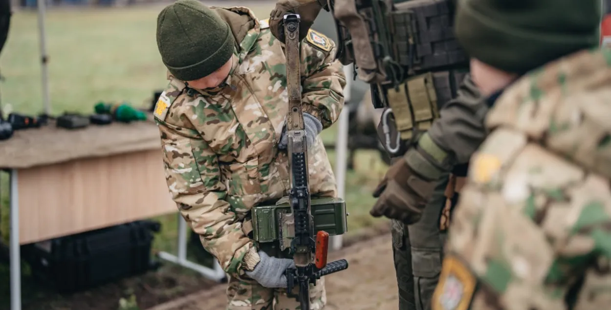 Участники "военно-патриотического" клуба
