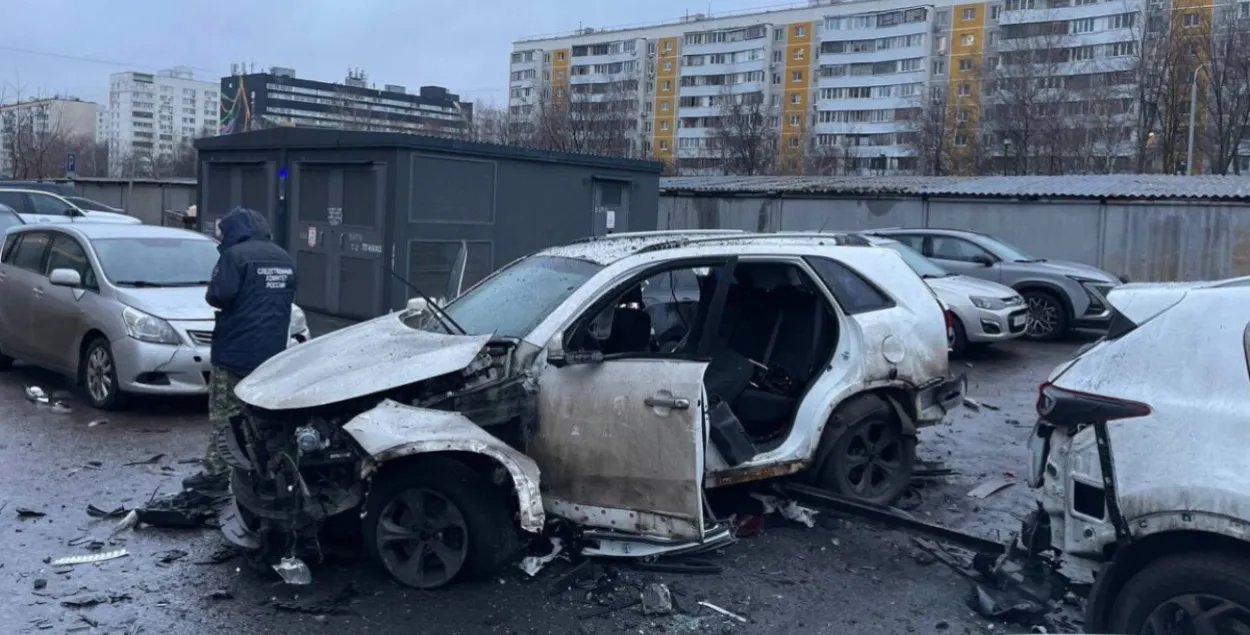 Автомобиль Сарварова после взрыва
