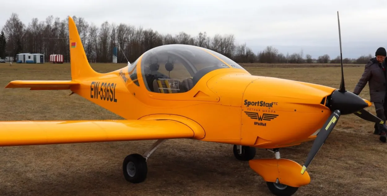 Самалёт, які атрымаў пашкоджанні
