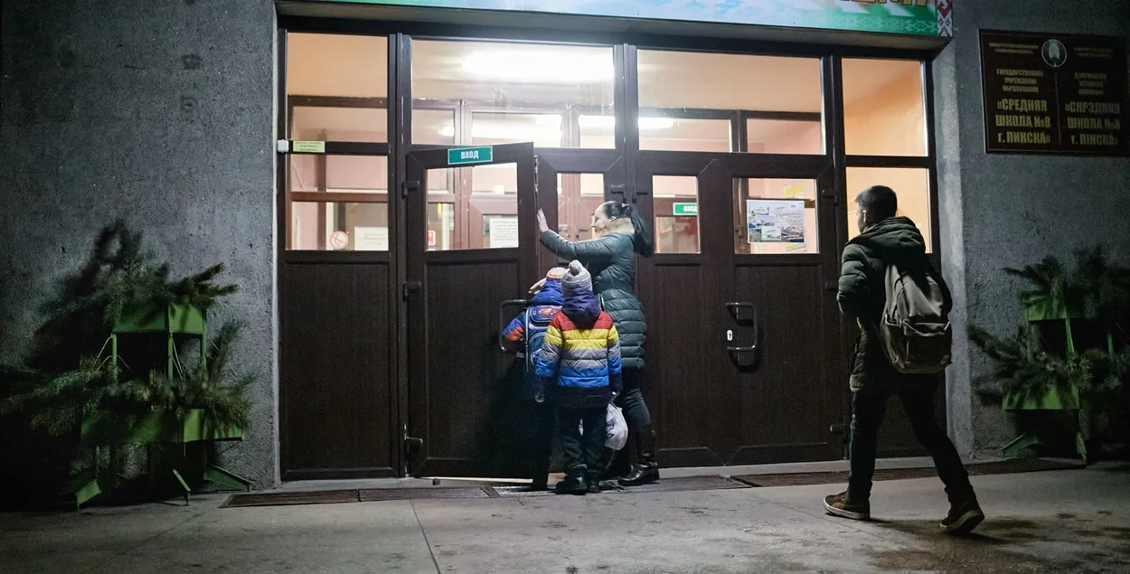 Кто накормит школьников?
