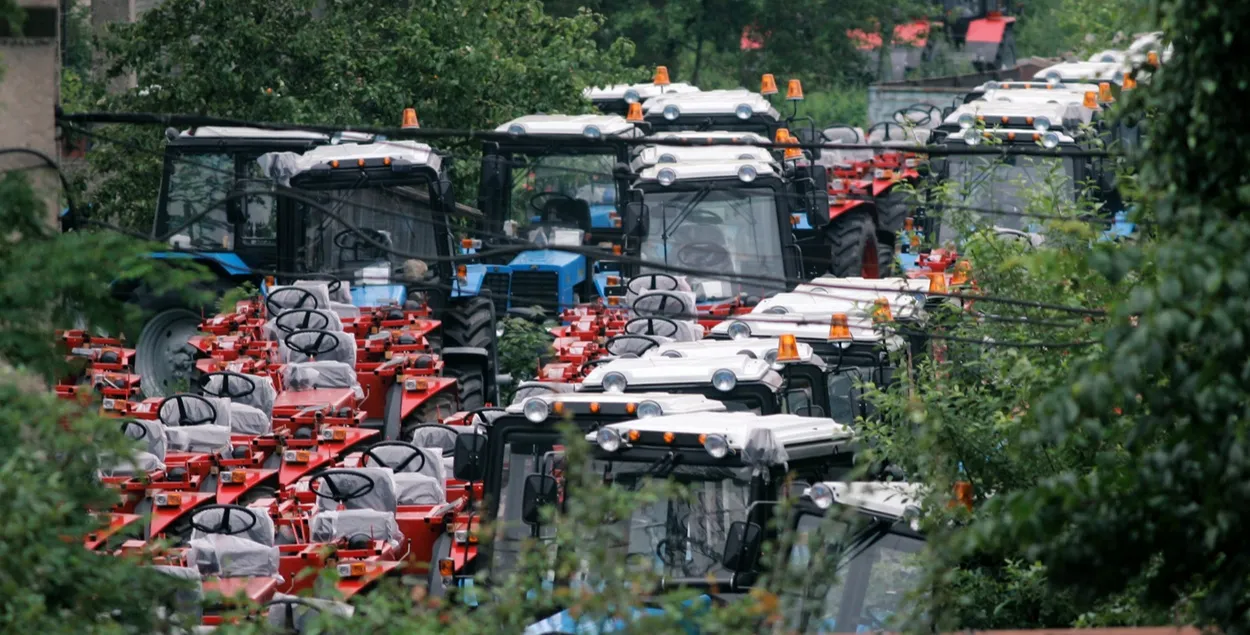 На складах назапасілася прадукцыі на 12 млрд рублёў
