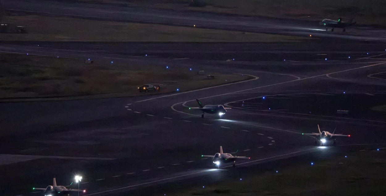 Самалёты F-35 рыхтуюцца да баявога вылету
