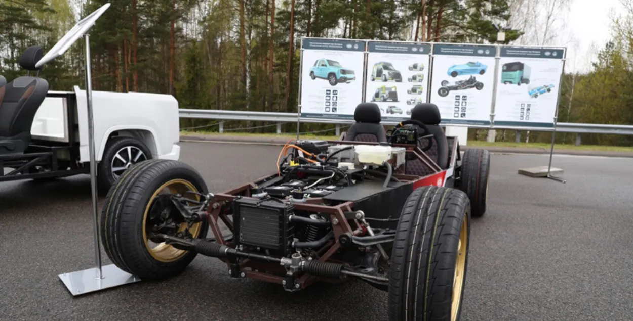 Этот "конкурент Теслы" показывали Лукашенко в 2020 году
