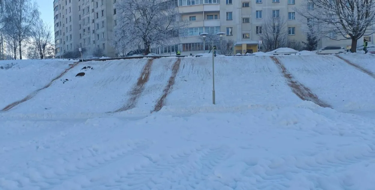 Это делается для безопасности минчан
