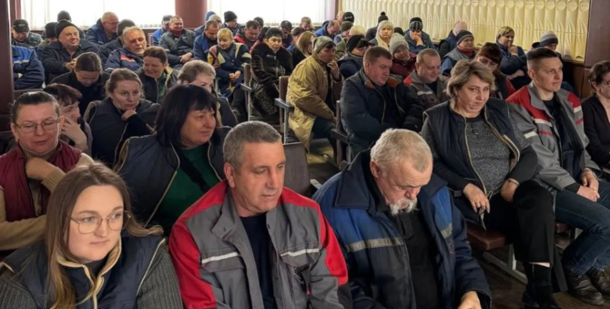 Сустрэча на Хойніцкім заводзе гідраапаратуры
