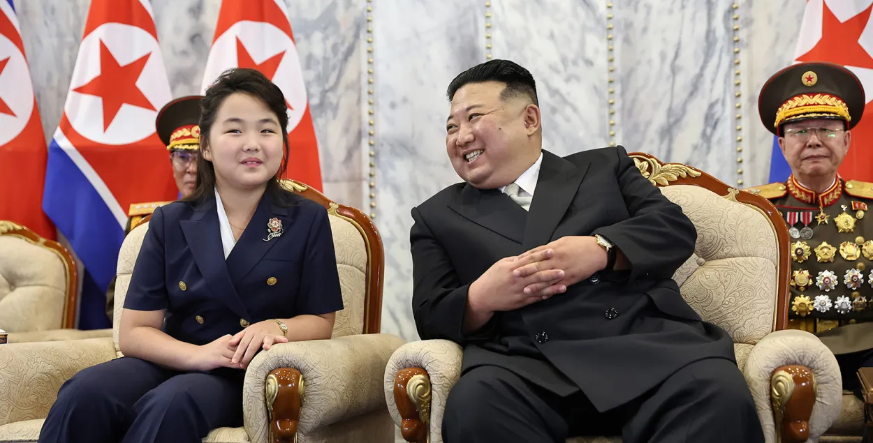 Кім Чжу Э і Кім Чэн Ын
