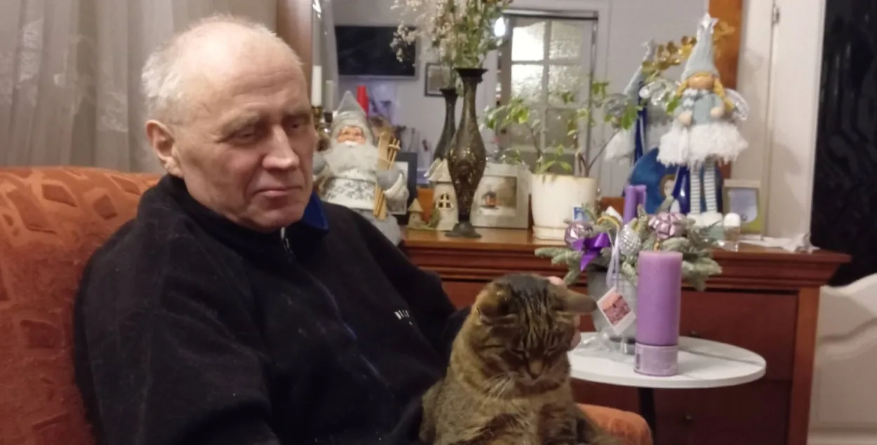 Мікалай Статкевіч дома
