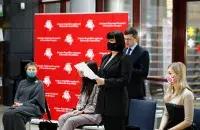 Сустрэча са&nbsp;сваякамі беларусаў, забітых на пратэстах&nbsp;/&nbsp;www.facebook.com/EUinBelarus