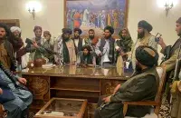 Талібы ў адным з захопленых урадавых будынкаў Кабула / AP Photo​