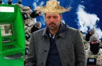 Belarusians have had problems with bank cards for more than a year / Collage by Ulad Rubanau, Euroradio
