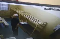 Сергей Тихановский в камере / Кадр из видео
