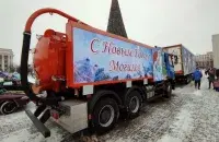 Асенізатарская машына на парадзе Дзядоў Мароўаў у Магілёве
