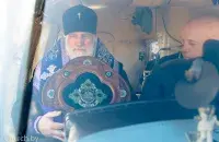 Мітрапаліт Павел падчас акраплення святой вадой Мінска супраць каранавіруса / Church.by