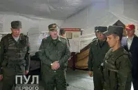 Аляксандр Лукашэнка і яго салдаты / Пул першага