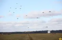 Высадка беларускіх і расійскіх дэсантнікаў на вучэннях​ / t.me/modmilby